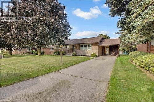 18 KINGSMOUNT Crescent  Brantford, ON N3T 0L2