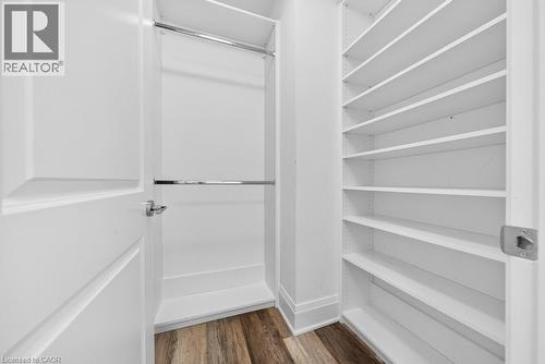 2007 James Street Unit# 2002, Burlington, ON - Indoor With Storage