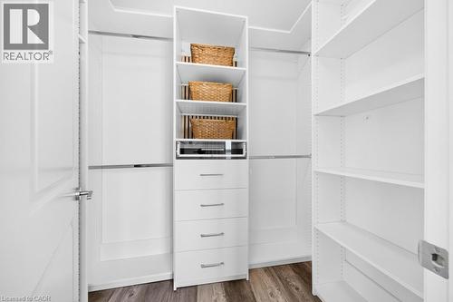 2007 James Street Unit# 2002, Burlington, ON - Indoor With Storage