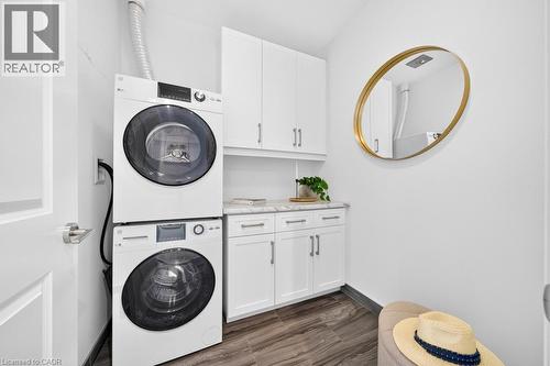 2007 James Street Unit# 2002, Burlington, ON - Indoor Photo Showing Laundry Room