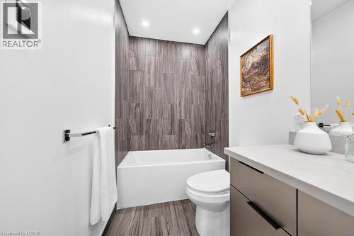 2007 James Street Unit# 2002, Burlington, ON - Indoor Photo Showing Bathroom