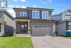 892 SENDERO WAY Ottawa, ON K2S 2W8