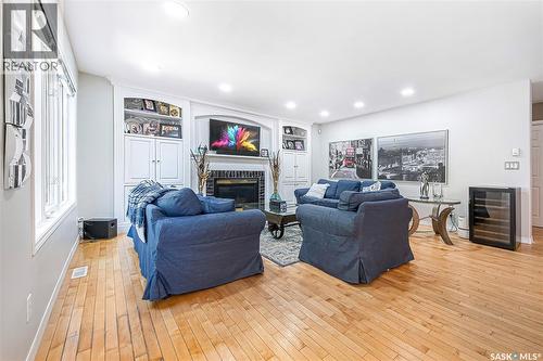 114 Mcfarland Place, Saskatoon, SK - Indoor Photo Showing Living Room With Fireplace