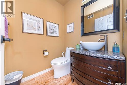 114 Mcfarland Place, Saskatoon, SK - Indoor Photo Showing Bathroom