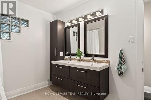 111 Ivy Crescent, Ottawa, ON - Indoor Photo Showing Bathroom