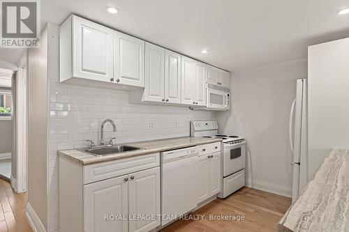 111 Ivy Crescent, Ottawa, ON - Indoor Photo Showing Kitchen