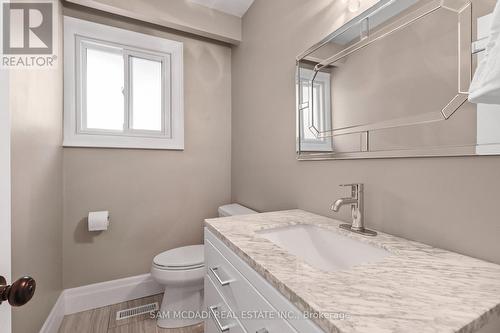 1449 Truscott Drive, Mississauga, ON - Indoor Photo Showing Bathroom