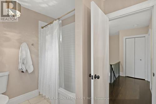 1449 Truscott Drive, Mississauga, ON - Indoor Photo Showing Bathroom