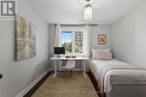 1449 Truscott Drive, Mississauga, ON - Indoor Photo Showing Bedroom