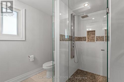 1449 Truscott Drive, Mississauga, ON - Indoor Photo Showing Bathroom