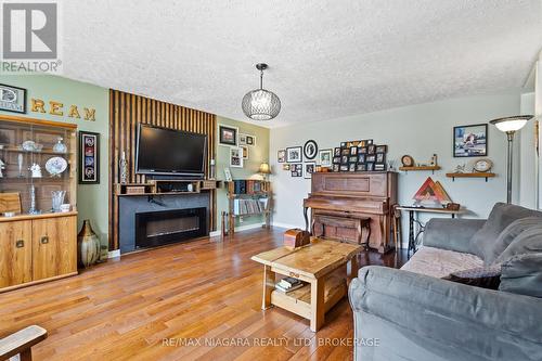 1470 Killaly Street E, Port Colborne (Sherkston), ON - Indoor Photo Showing Living Room With Fireplace