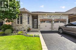 6744 St ANDREWS CIRCLE Plympton-Wyoming, ON N0N 1E0