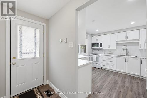 25 Flint Drive, Kitchener, ON - Indoor Photo Showing Kitchen