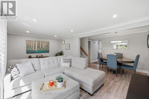 25 Flint Drive, Kitchener, ON - Indoor Photo Showing Living Room