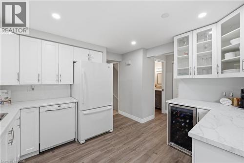 25 Flint Drive, Kitchener, ON - Indoor Photo Showing Kitchen