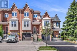 8 PRESTWICK AVENUE  Vaughan, ON L6A 2B6