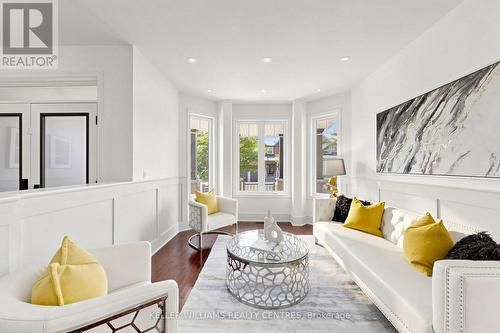 7 PHILIPS LAKE COURT  Richmond Hill, ON L4E 0M2