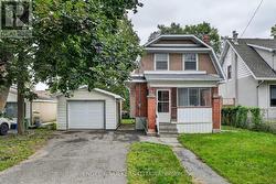 9 GENEVA STREET  Ottawa, ON K1Y 3N5