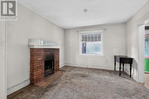 9 Geneva Street, Ottawa, ON - Indoor With Fireplace
