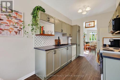 95 College Circle, Ottawa, ON - Indoor Photo Showing Kitchen