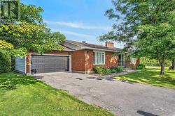 1486 RIDGEBROOK DRIVE  Ottawa, ON K1B 4H1