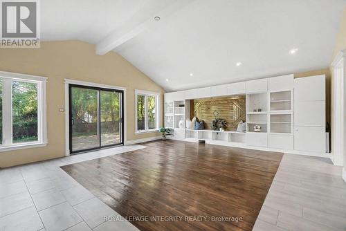 357 Bayview Drive, Ottawa, ON - Indoor Photo Showing Living Room
