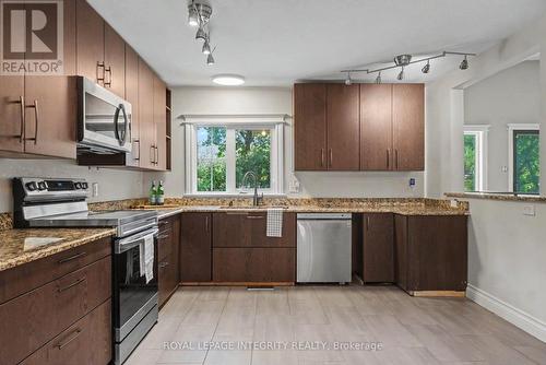 357 Bayview Drive, Ottawa, ON - Indoor Photo Showing Kitchen