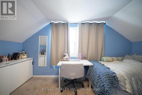 77 Eighth Avenue, Brantford, ON - Indoor Photo Showing Bedroom