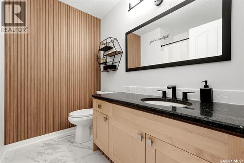 7310 Cribbs Bay, Regina, SK - Indoor Photo Showing Bathroom
