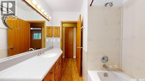 130 Cameron Crescent, Regina, SK - Indoor Photo Showing Bathroom