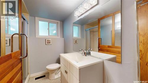 130 Cameron Crescent, Regina, SK - Indoor Photo Showing Bathroom