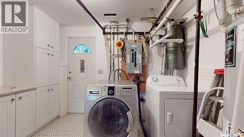 130 Cameron Crescent, Regina, SK - Indoor Photo Showing Laundry Room
