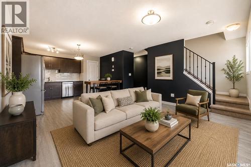 113 1210 Empress Street, Regina, SK - Indoor Photo Showing Living Room