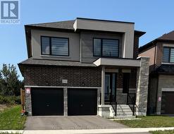 111 HOAD STREET  Clarington (Newcastle), ON L1B 0W4