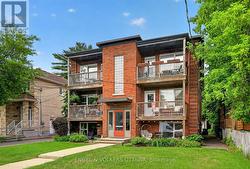 520 HILSON AVENUE  Ottawa, ON K1Z 6C8