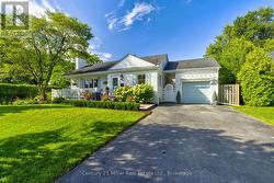 934 DANFORTH AVENUE  Burlington (Bayview), ON L7T 1S8