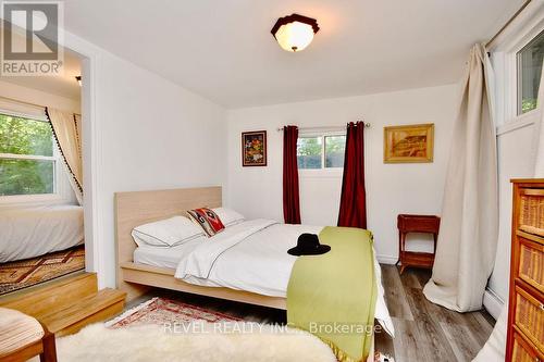 39 Domar Road, Tiny, ON - Indoor Photo Showing Bedroom