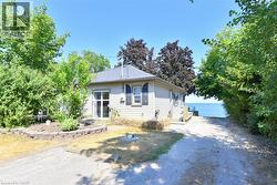 32 HAMDUN Lane  Selkirk, ON N0A 1P0