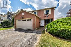 621 FLAVELLE COURT  Pickering (Amberlea), ON L1V 3W6