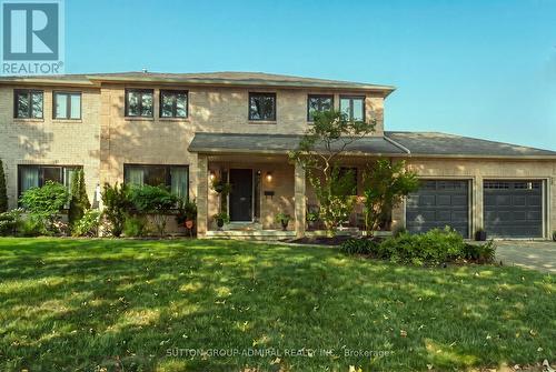90 BRILLINGER STREET  Richmond Hill, ON L4C 8Y3