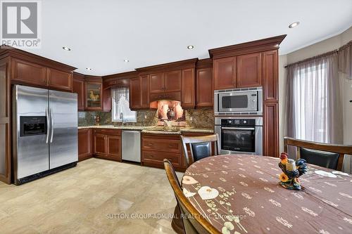 126 Redondo Drive E, Vaughan, ON - Indoor Photo Showing Kitchen