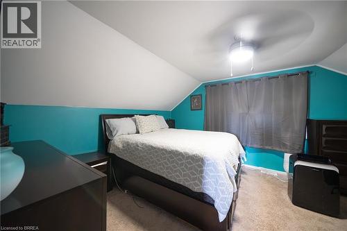 77 Eighth Avenue, Brantford, ON - Indoor Photo Showing Bedroom