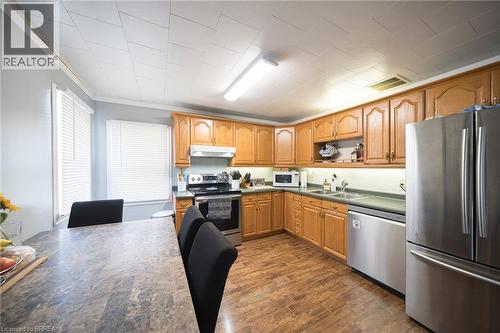 77 Eighth Avenue, Brantford, ON - Indoor Photo Showing Other Room