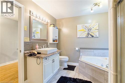 7192 Kelly Drive, Niagara Falls, ON - Indoor Photo Showing Bathroom