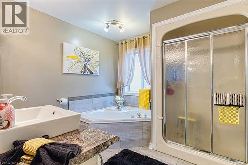 7192 Kelly Drive, Niagara Falls, ON - Indoor Photo Showing Bathroom