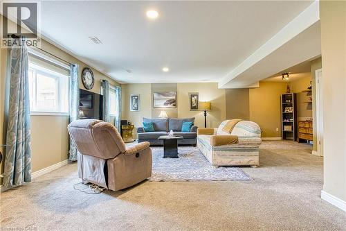 7192 Kelly Drive, Niagara Falls, ON - Indoor Photo Showing Other Room