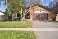 384 CENTRE STREET N  Brampton, ON L6V 3L6