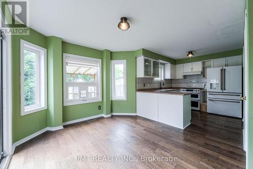 6364 Alderwood Trail, Mississauga, ON - Indoor Photo Showing Kitchen