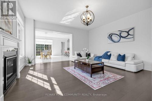 19 Redmond Crescent, Springwater, ON - Indoor Photo Showing Living Room