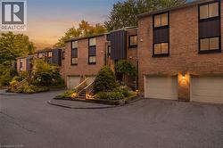 220 SALISBURY Avenue Unit# 13  Cambridge, ON N1S 1K5